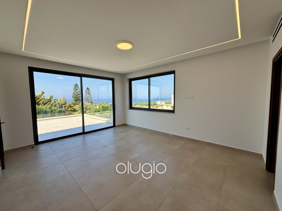 Detached Villa For Sale in Sea Caves - St.George