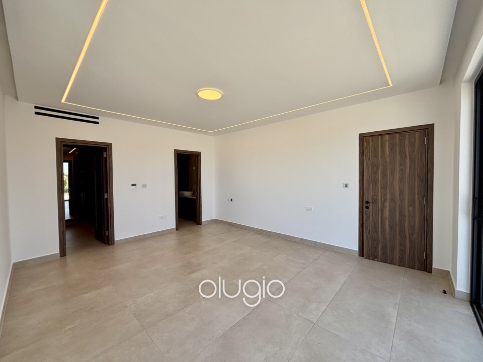 Detached Villa For Sale in Sea Caves - St.George