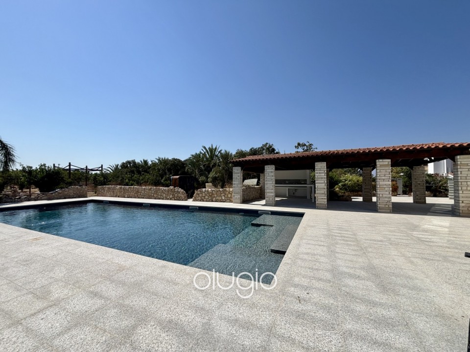 Detached Villa For Sale in Sea Caves - St.George