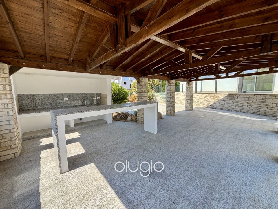 Detached Villa For Sale in Sea Caves - St.George