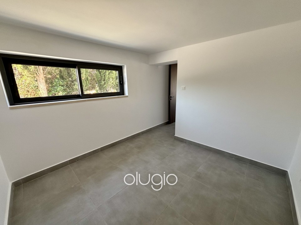 Detached Villa For Sale in Sea Caves - St.George