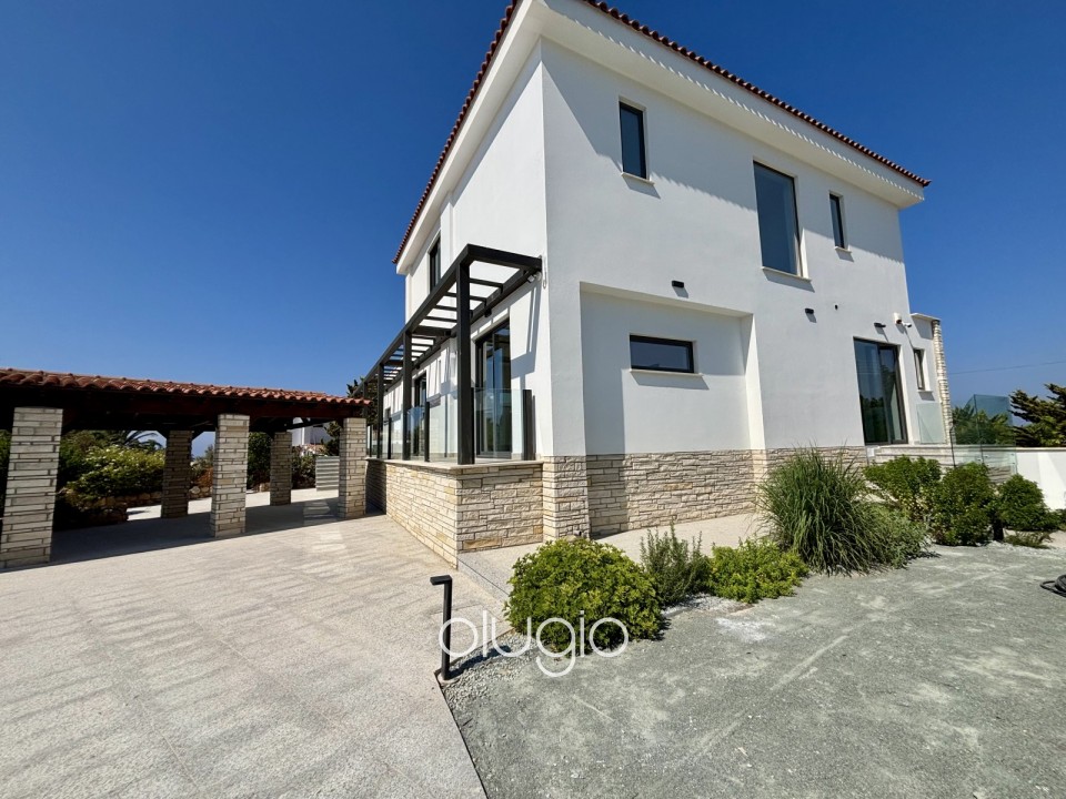 Detached Villa For Sale in Sea Caves - St.George