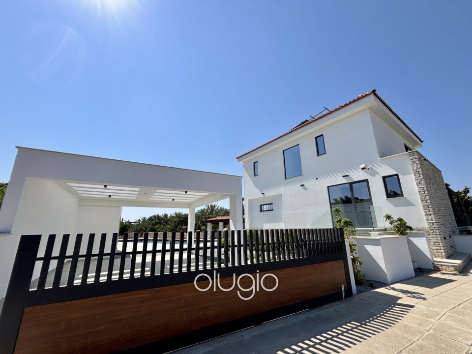Detached Villa For Sale in Sea Caves - St.George