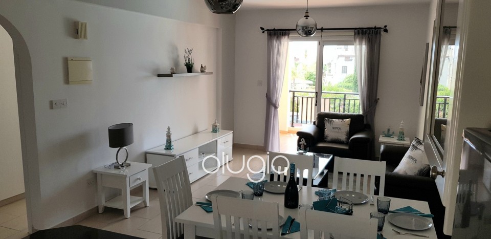 Apartment For Sale in Tombs of the Kings