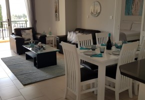 Apartment For Sale in Tombs of the Kings
