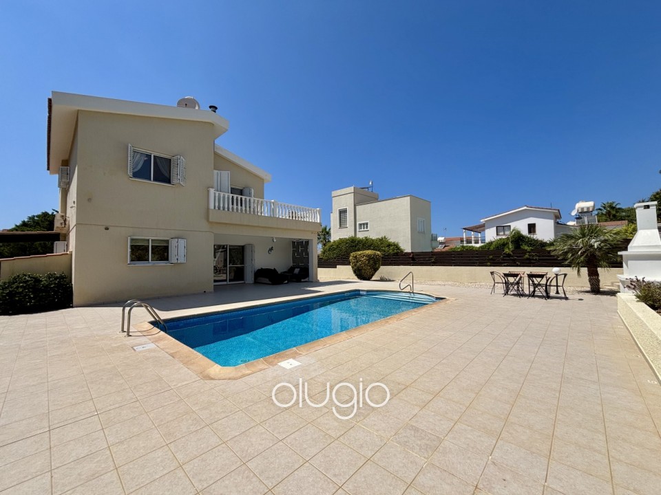Detached Villa For Sale in Sea Caves - St.George