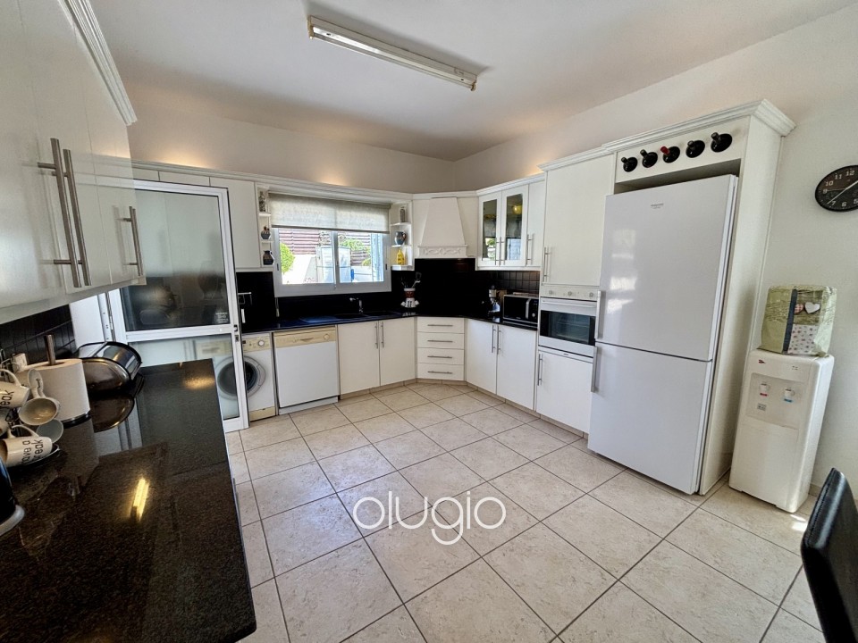 Detached Villa For Sale in Sea Caves - St.George