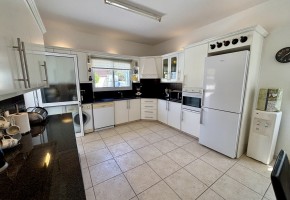 Detached Villa For Sale in Sea Caves - St.George