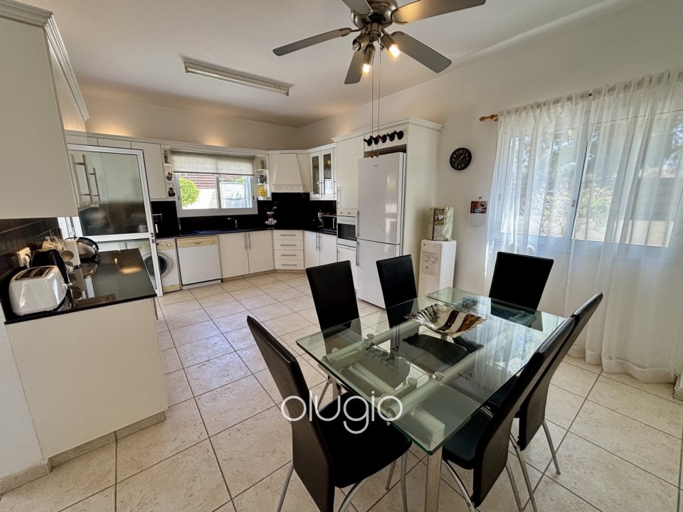 Detached Villa For Sale in Sea Caves - St.George