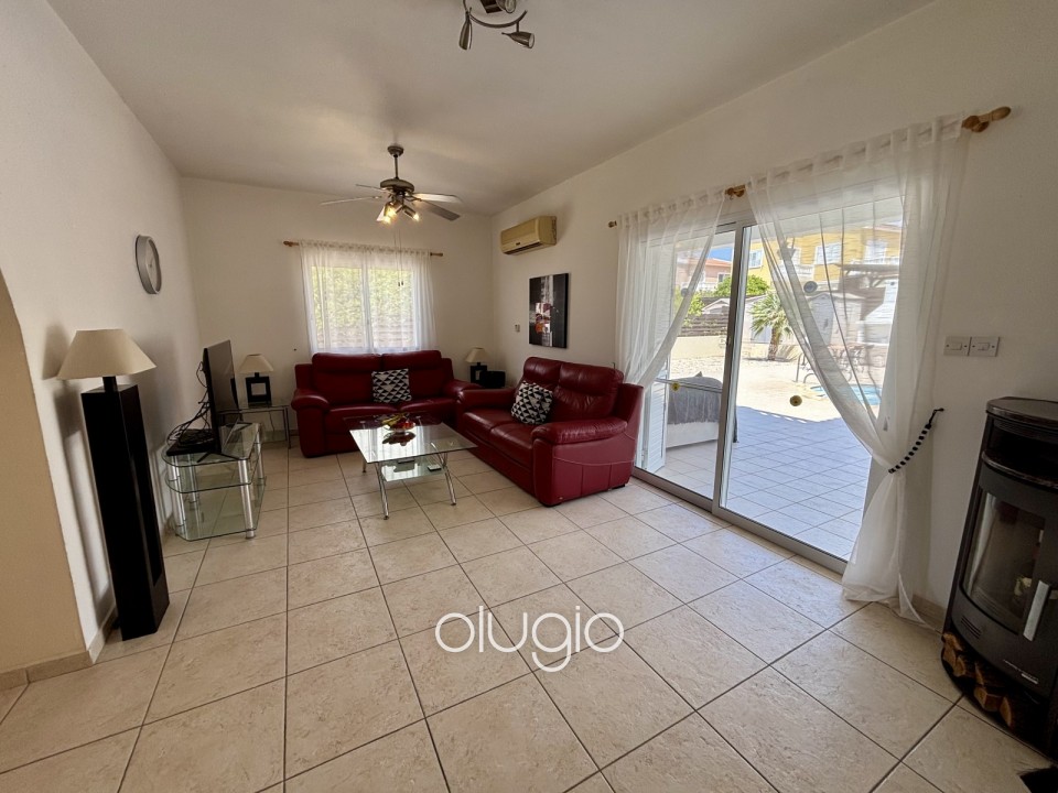 Detached Villa For Sale in Sea Caves - St.George