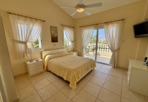 Detached Villa For Sale in Sea Caves - St.George