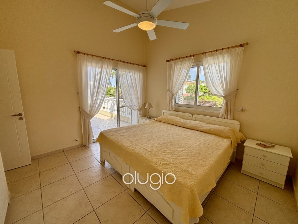 Detached Villa For Sale in Sea Caves - St.George