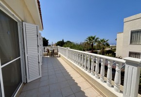 Detached Villa For Sale in Sea Caves - St.George
