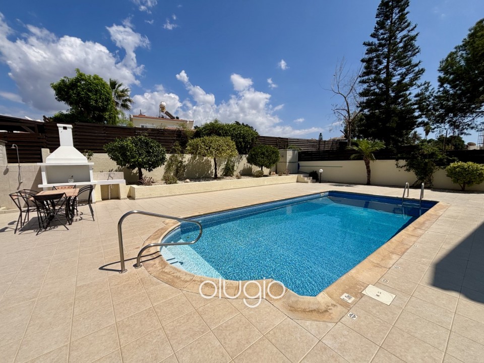 Detached Villa For Sale in Sea Caves - St.George