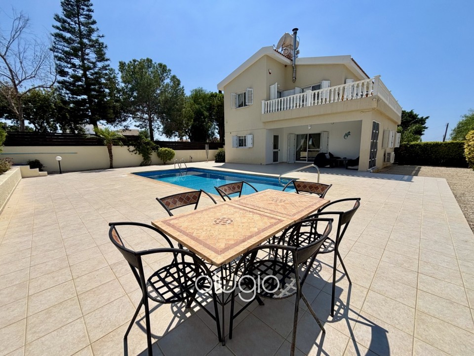 Detached Villa For Sale in Sea Caves - St.George
