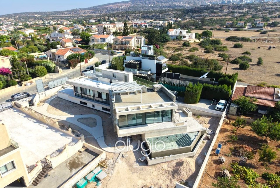 Detached Villa For Sale in Sea Caves - St.George