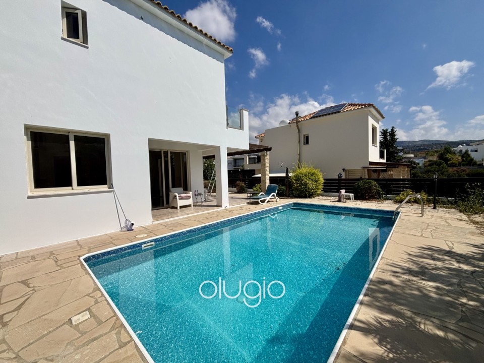Detached Villa For Sale in Peyia