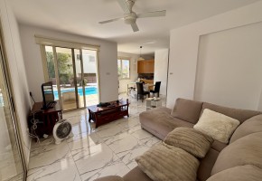 Detached Villa For Sale in Peyia