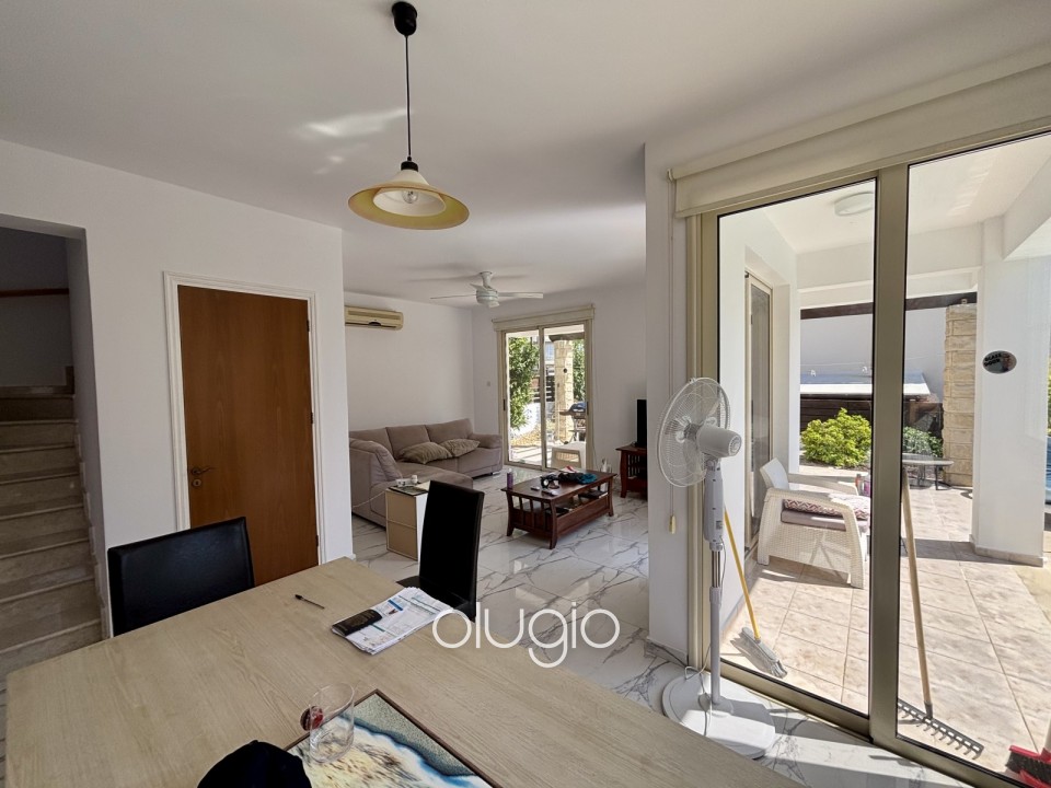 Detached Villa For Sale in Peyia