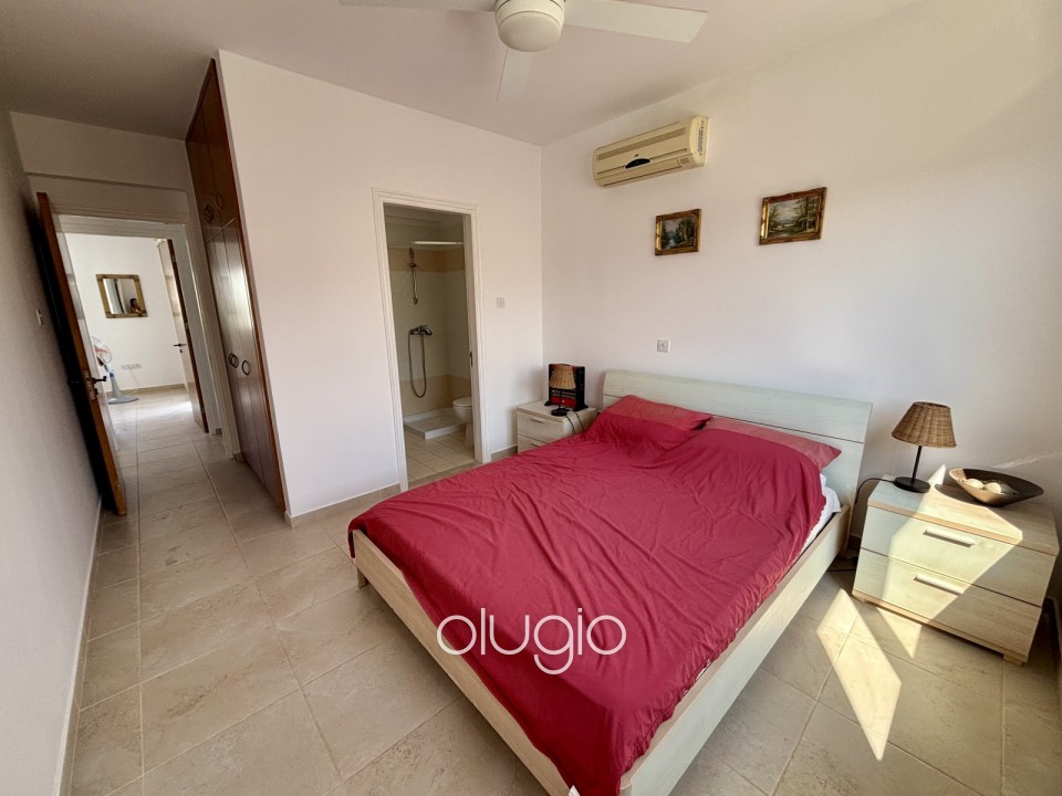 Detached Villa For Sale in Peyia