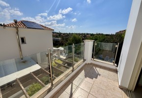 Detached Villa For Sale in Peyia