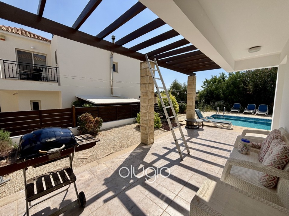 Detached Villa For Sale in Peyia