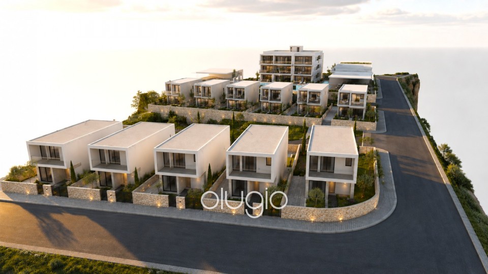 Detached Villa For Sale in Acheleia