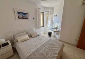 Apartment For Sale in Universal