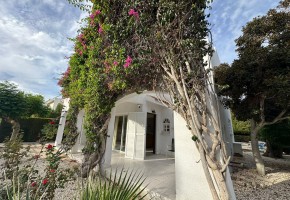 Detached Villa For Rent in Coral Bay