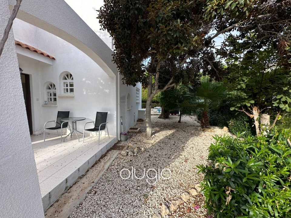 Detached Villa For Rent in Coral Bay