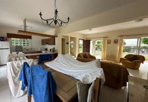 Detached Villa For Rent in Coral Bay