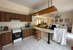 Detached Villa For Rent in Coral Bay