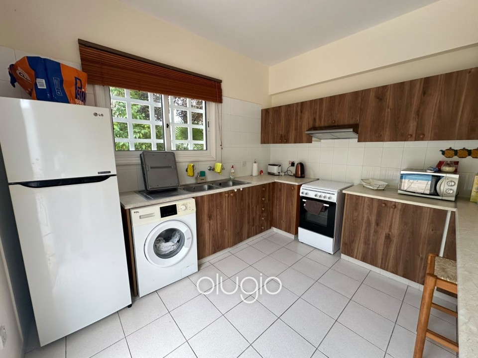 Detached Villa For Rent in Coral Bay