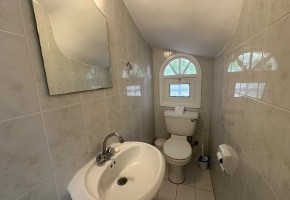 Detached Villa For Rent in Coral Bay
