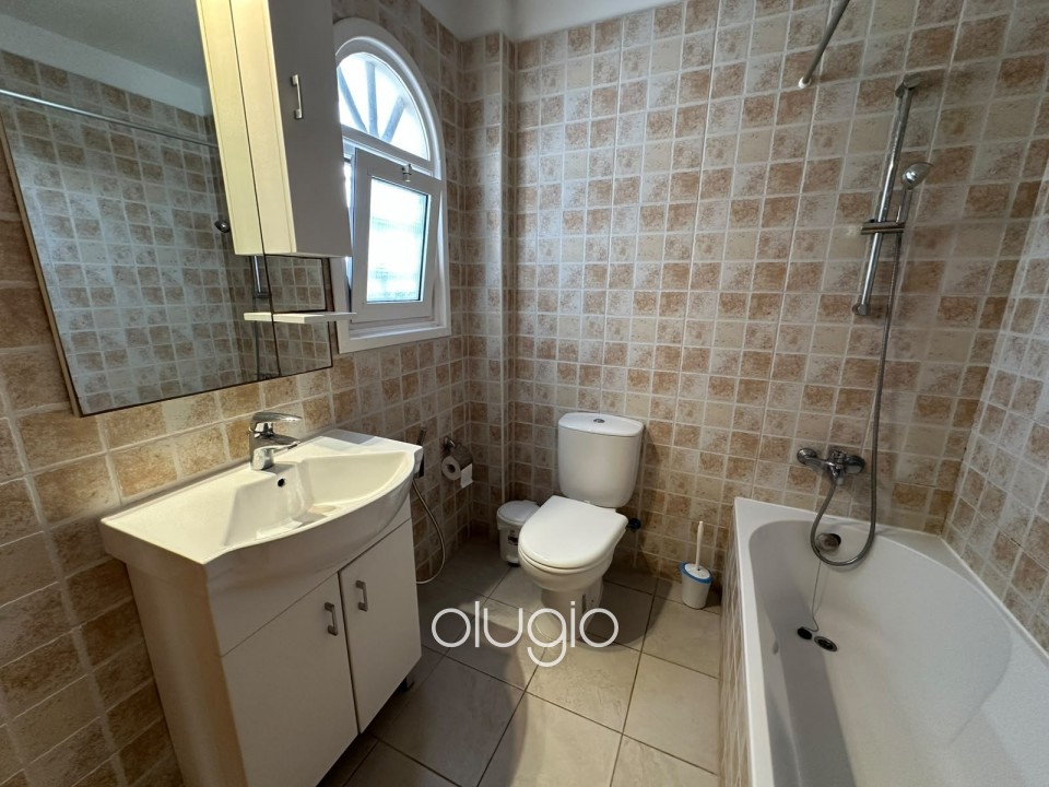 Detached Villa For Rent in Coral Bay