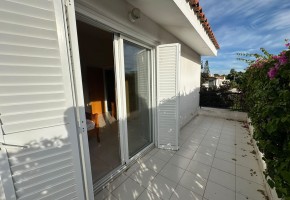 Detached Villa For Rent in Coral Bay