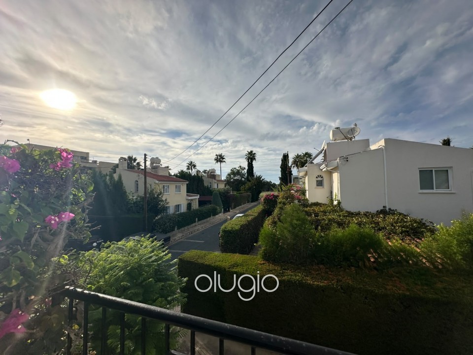 Detached Villa For Rent in Coral Bay