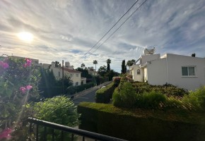 Detached Villa For Rent in Coral Bay