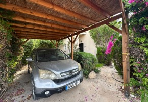 Detached Villa For Rent in Coral Bay