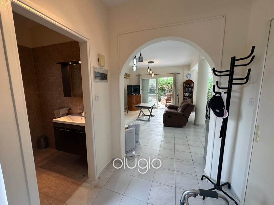 Detached Villa For Rent in Coral Bay