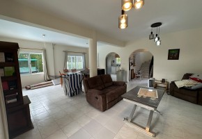 Detached Villa For Rent in Coral Bay