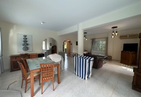 Detached Villa For Rent in Coral Bay