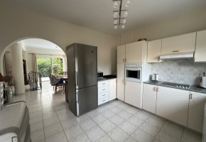 Detached Villa For Rent in Coral Bay