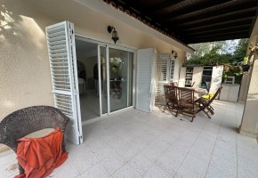 Detached Villa For Rent in Coral Bay