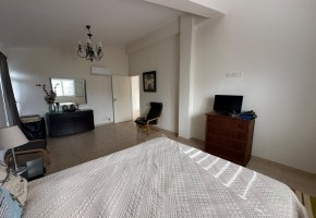 Detached Villa For Rent in Coral Bay