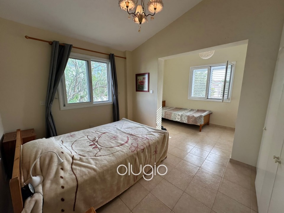 Detached Villa For Rent in Coral Bay