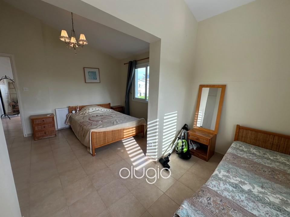 Detached Villa For Rent in Coral Bay
