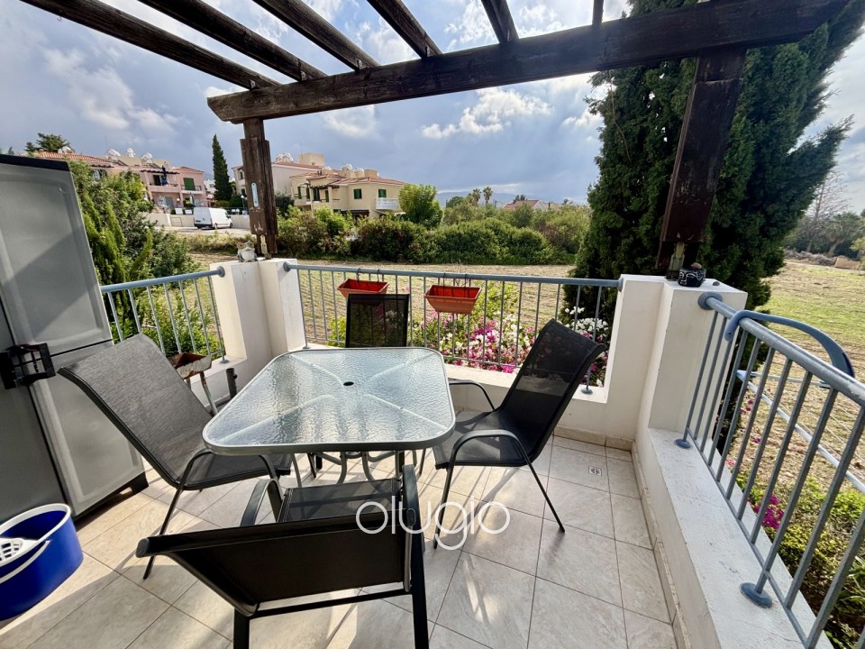 Apartment For Sale in Peyia