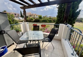 Apartment For Sale in Peyia