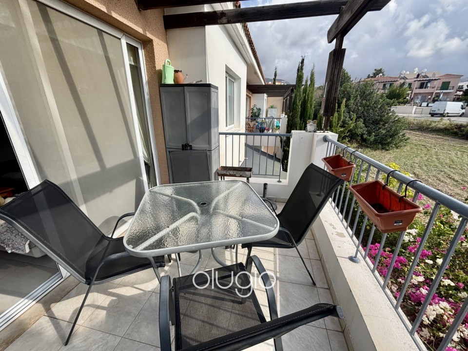 Apartment For Sale in Peyia